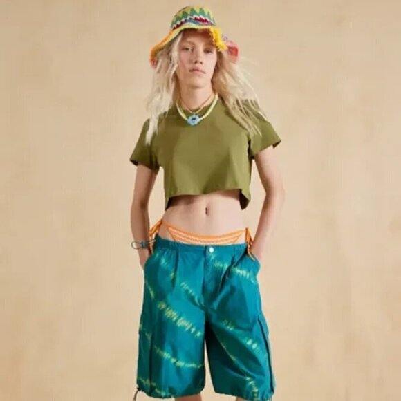 NWT Urban Outfitters Best Friend Easy Fit Green Tee - Picture 4 of 5